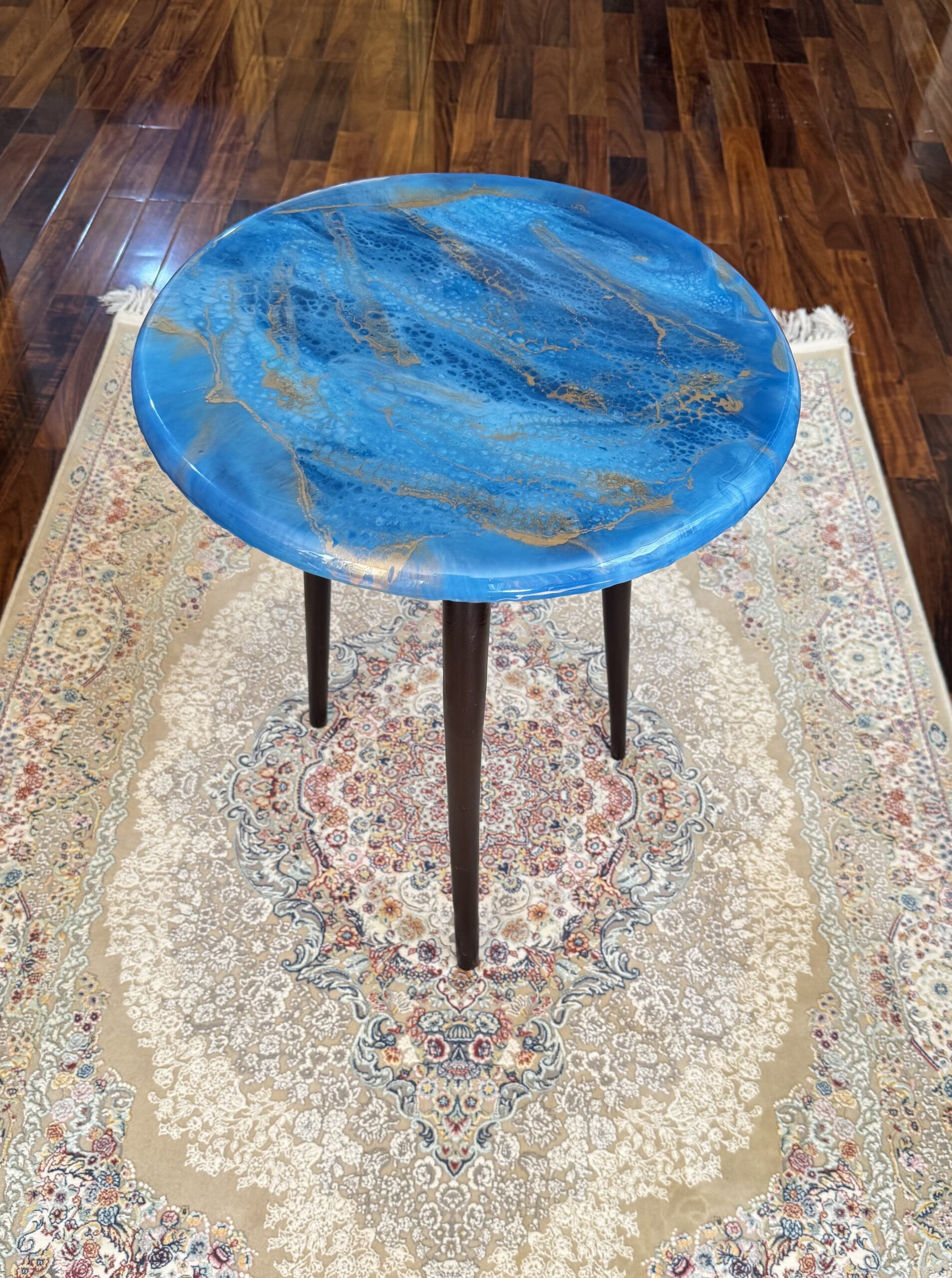 Sapphire Gold Resin Table 1
