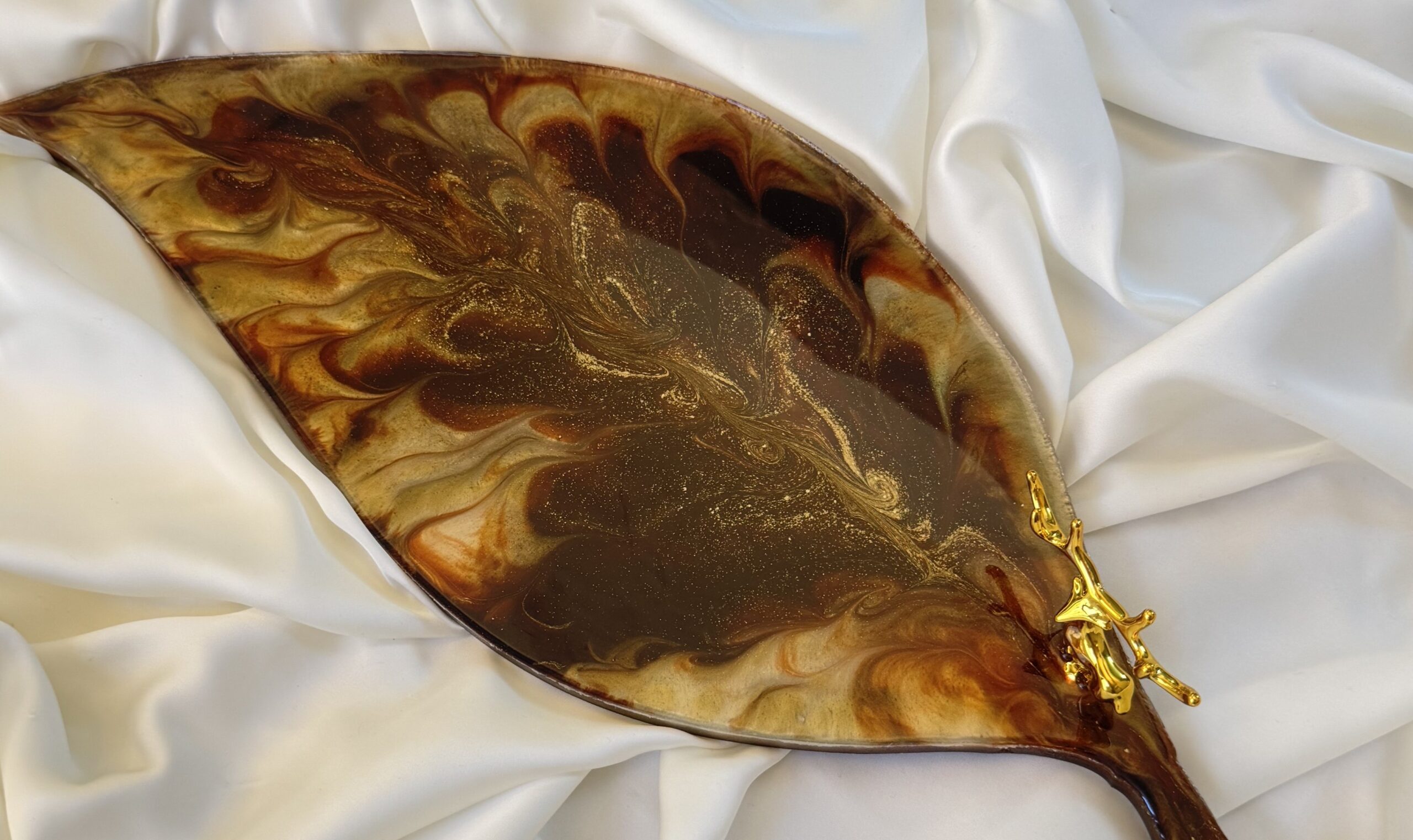 Autumnal Bloom Leaf Resin Tray 1