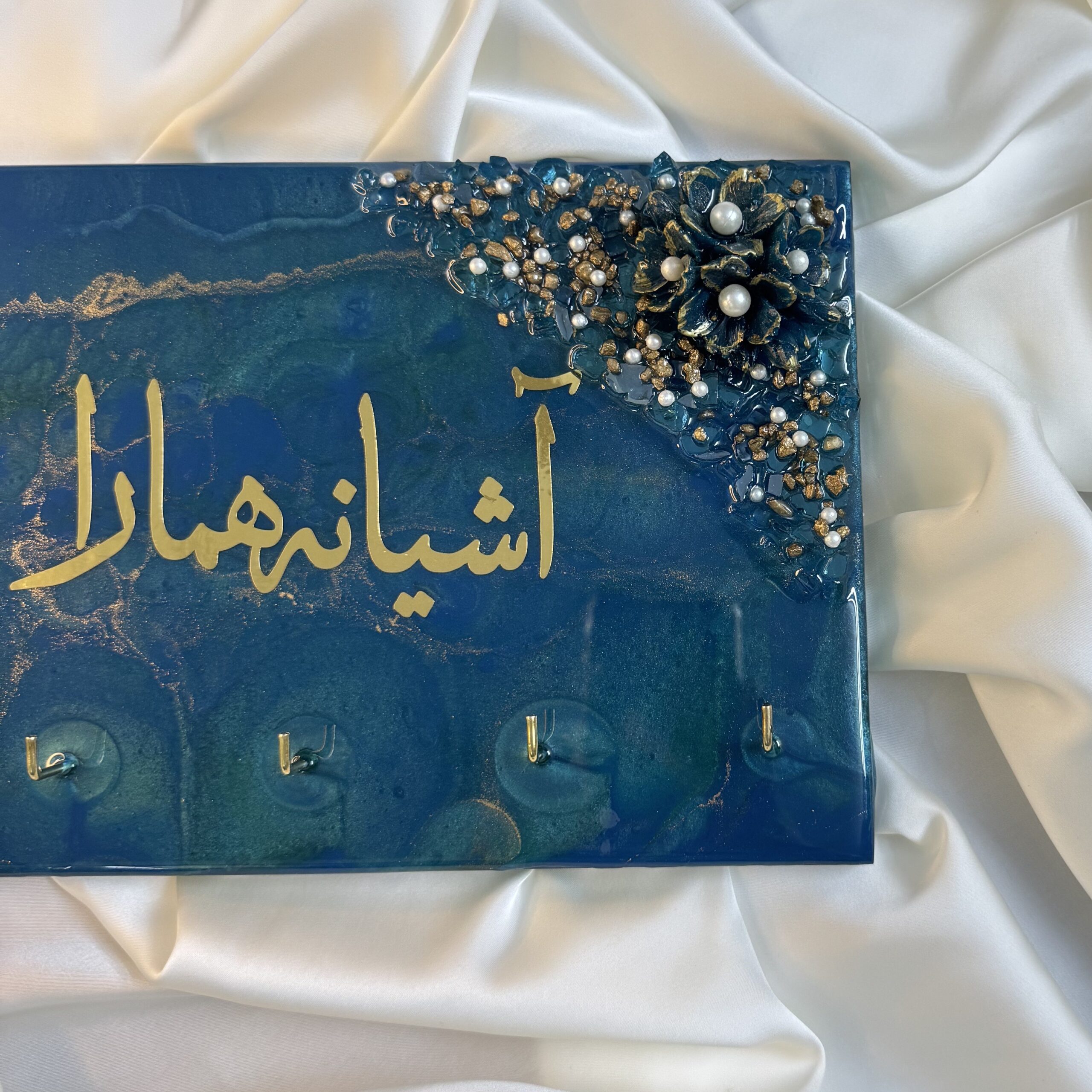 Exquisite Personalized Resin Key Rack 1