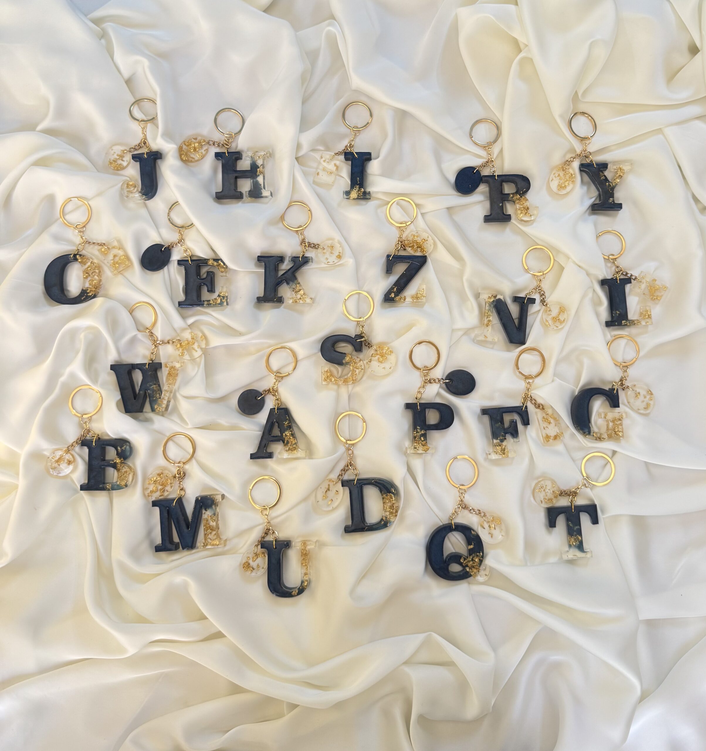 Shimmering Onyx Resin Keychains 1