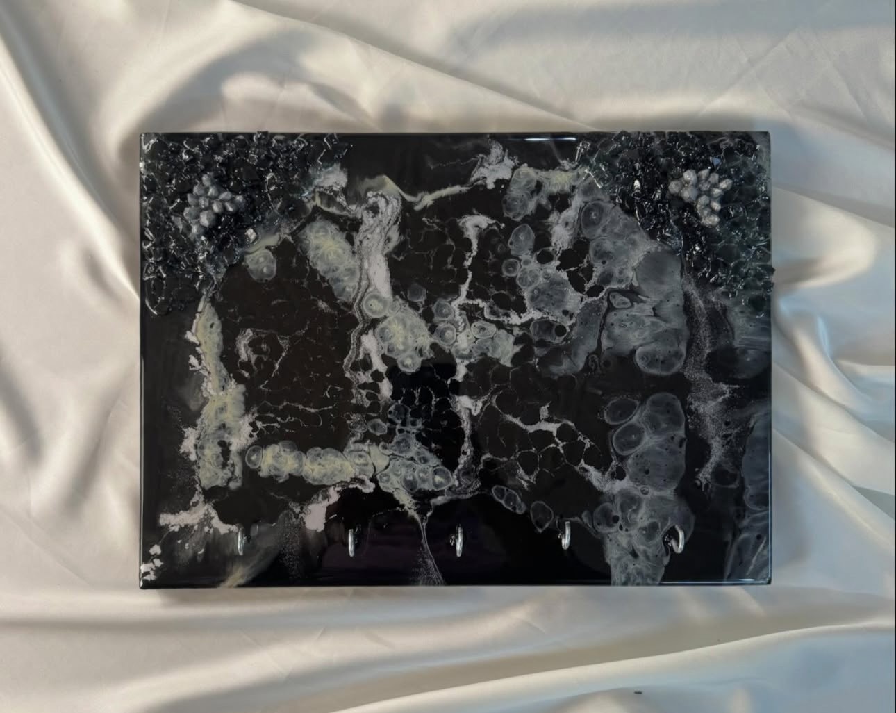 Striking Marble Resin Key Stand