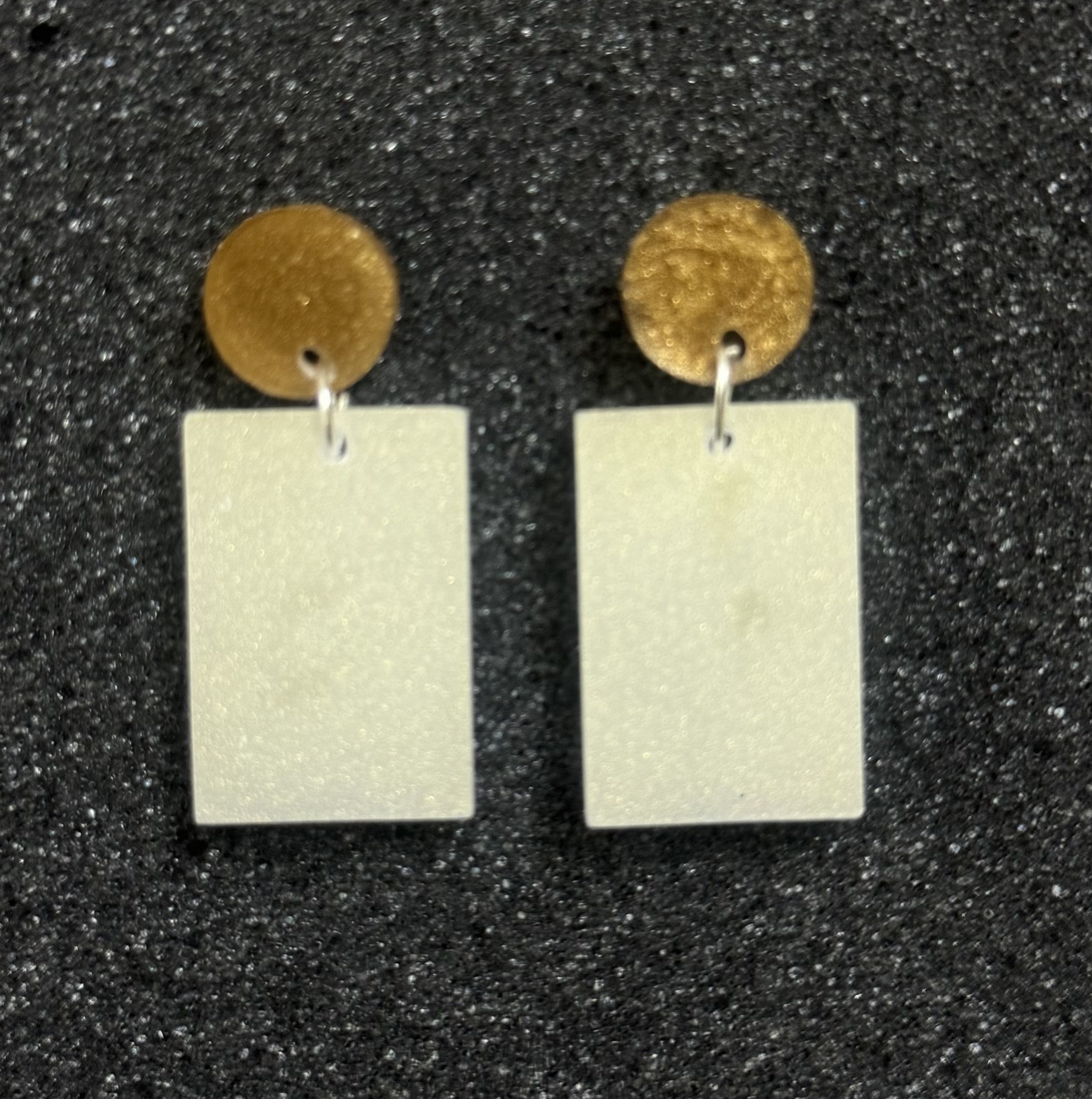 Ivory Bronze Resin Earrings 1