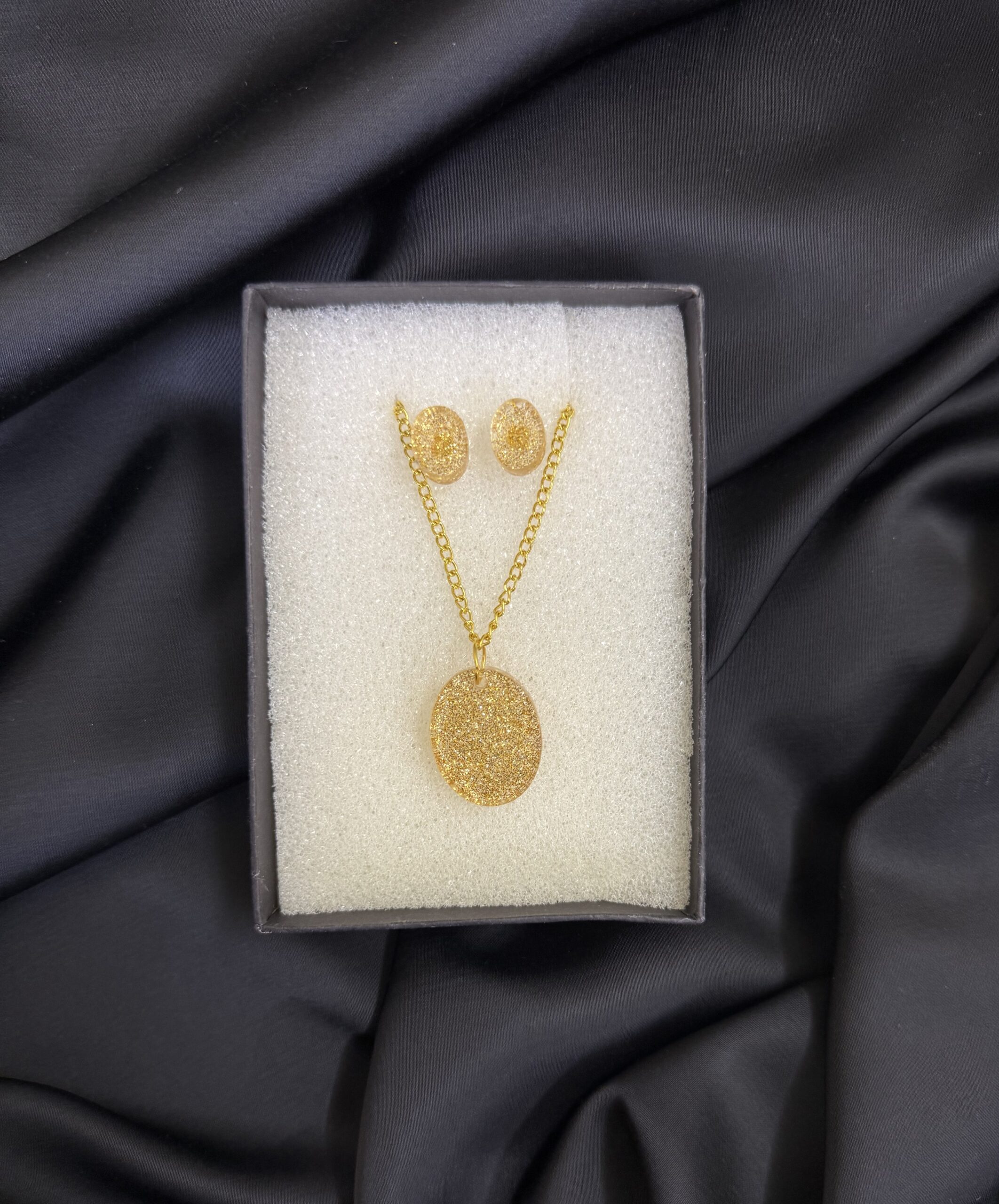 Shimmering Resin Pendant Set