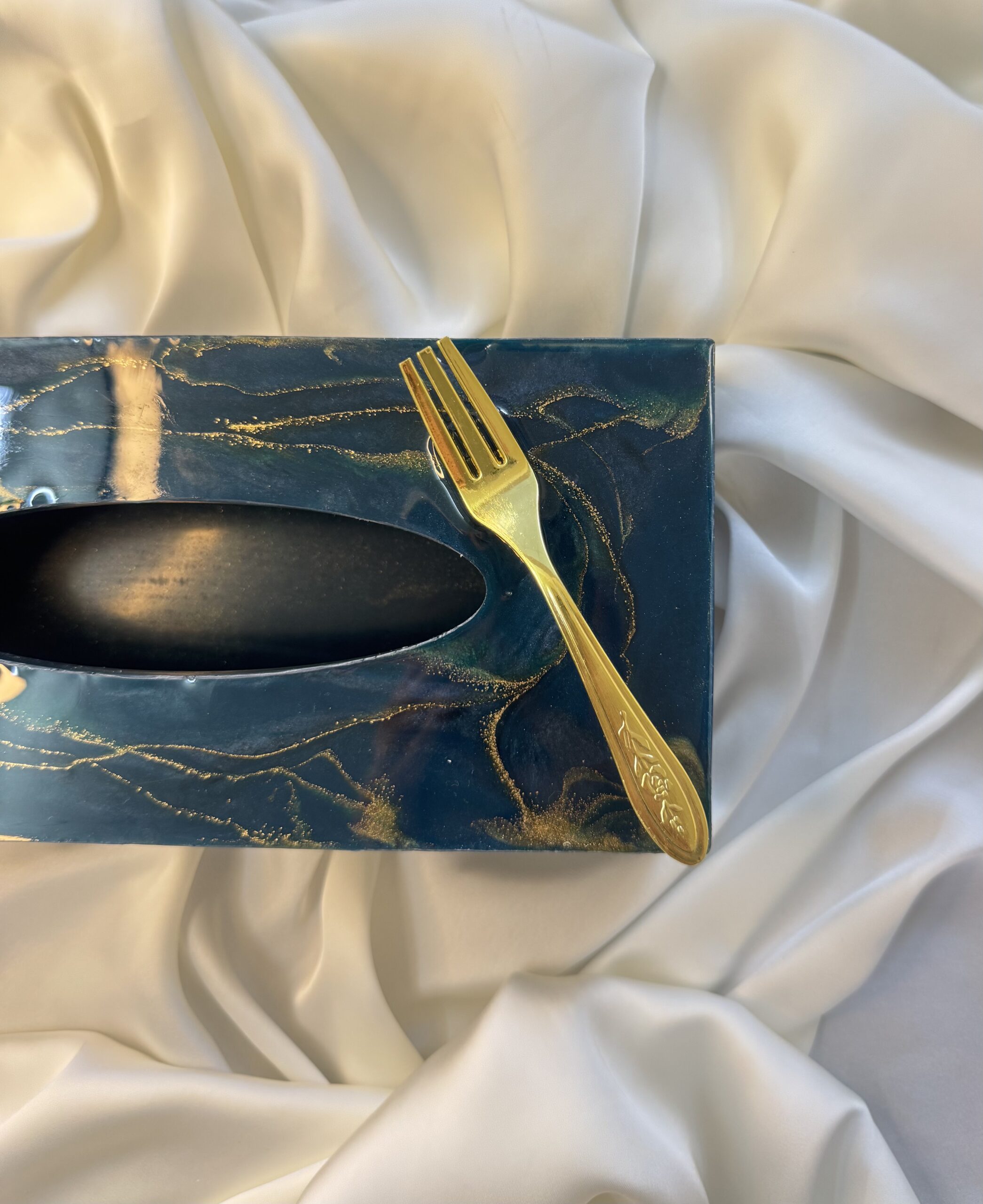 Glamorous Resin Tissue Box 1