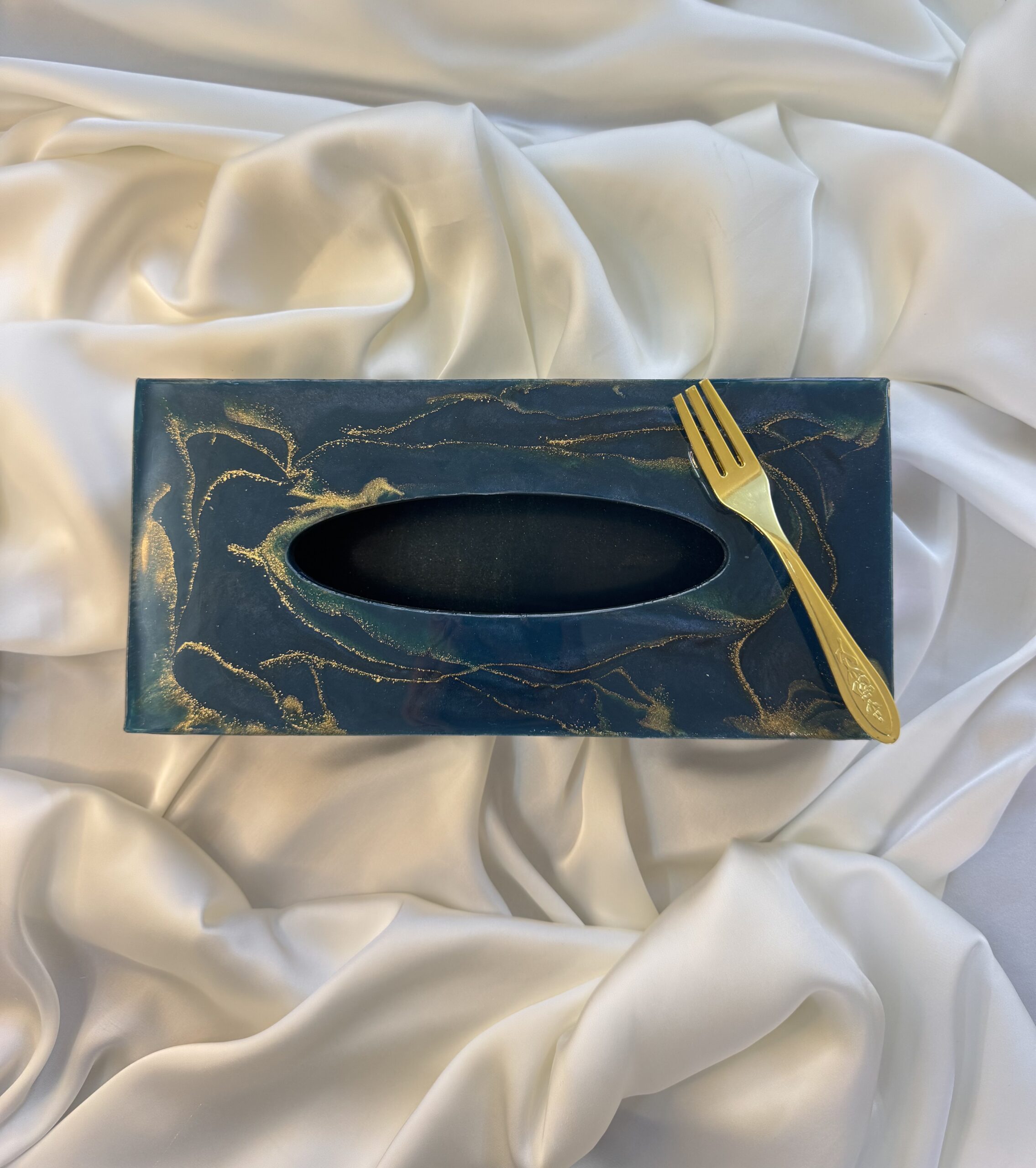 Glamorous Resin Tissue Box