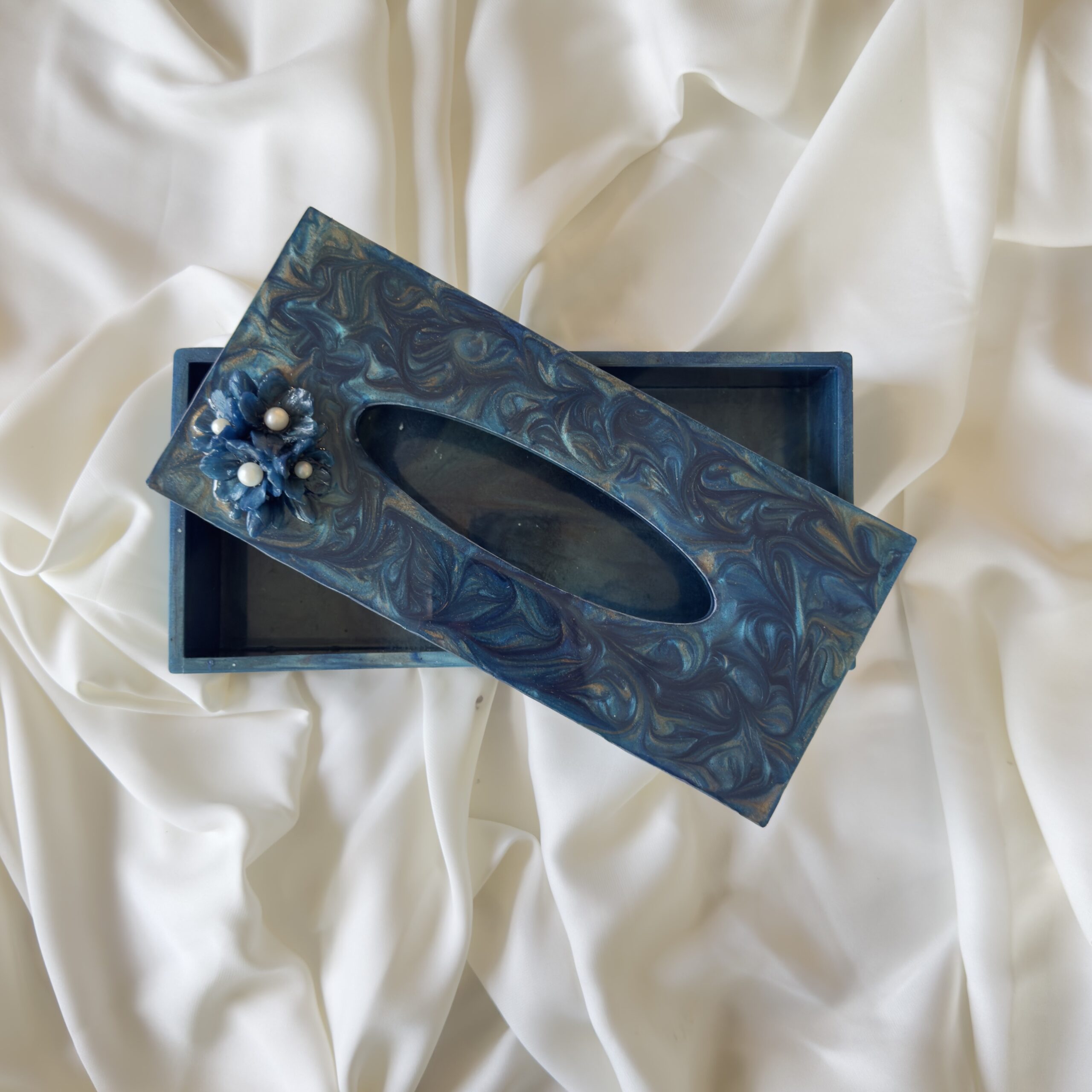 Peacock Resin Tissue Box 1