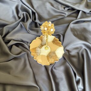 Scalloped Resin Cookie Stand