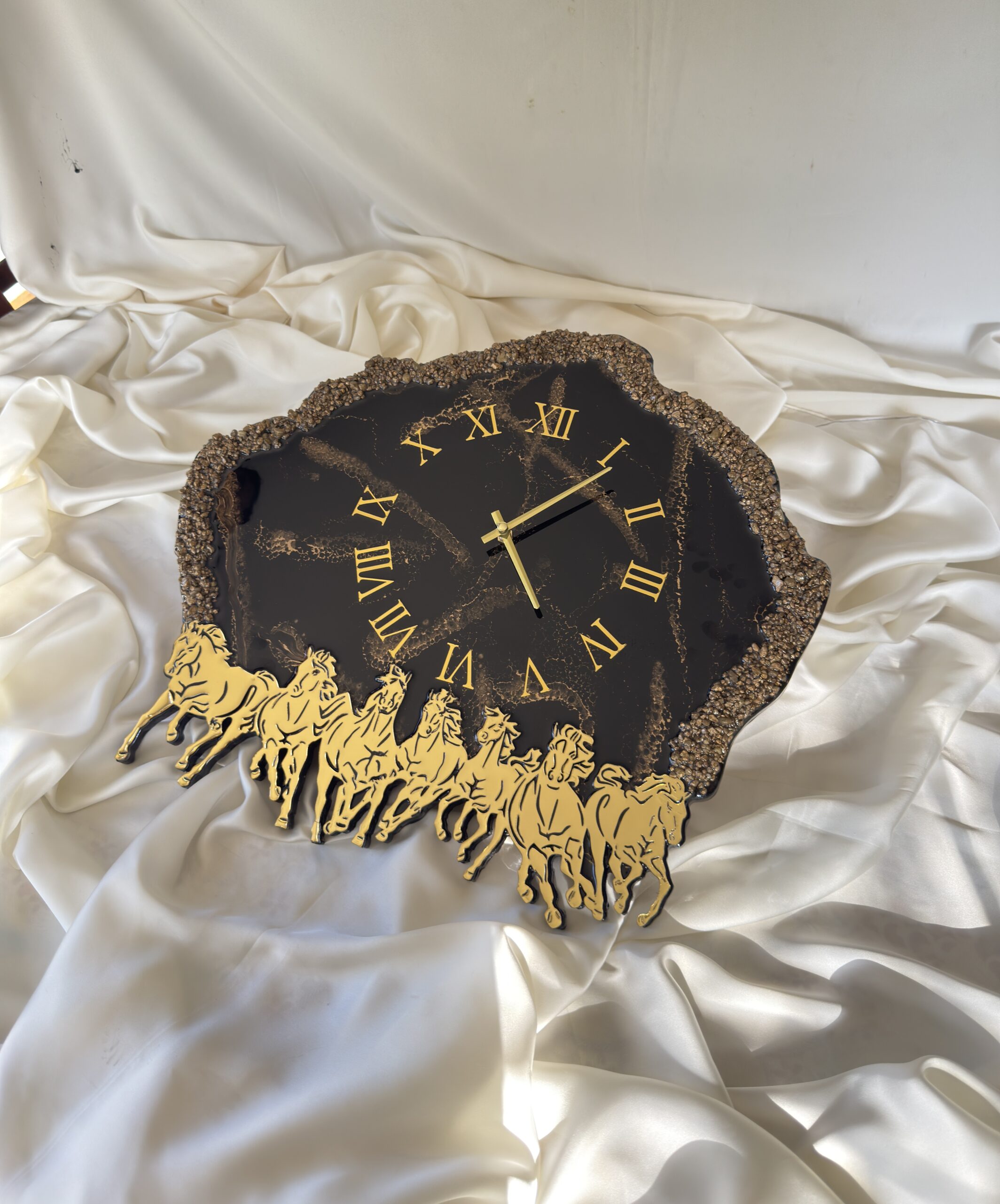 Galloping Horses Resin Wall Clock 1